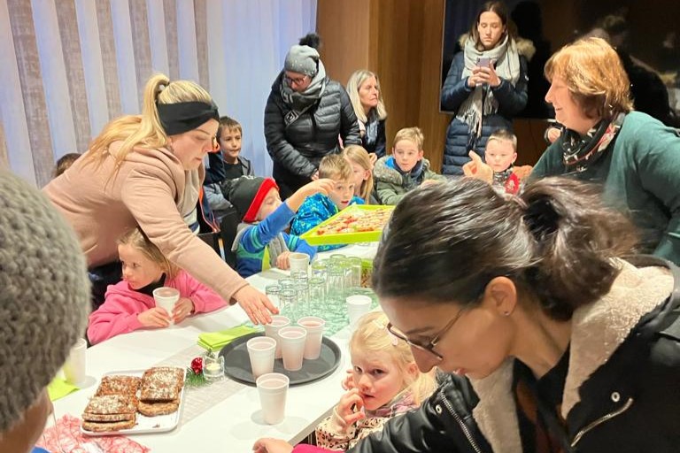 Verköstigung / Anna Gruber-Schreiner