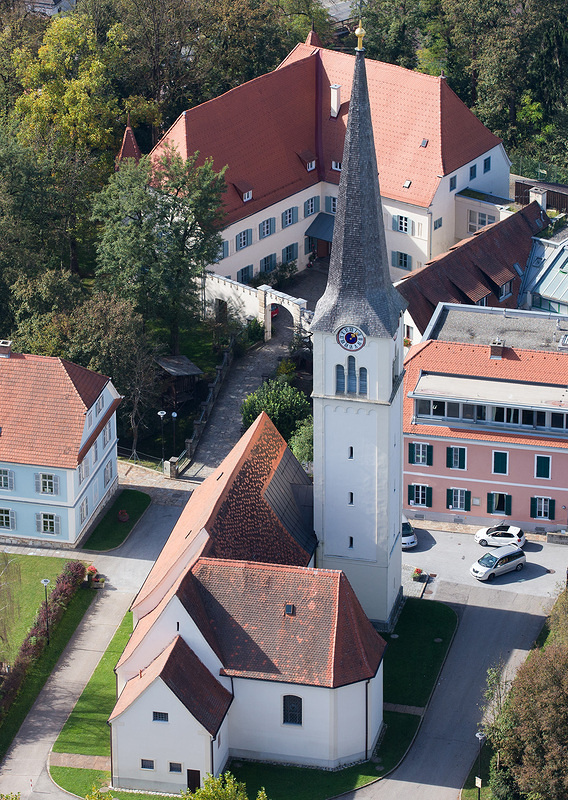 Pfarrkirche Dobl / Harry Schiffer